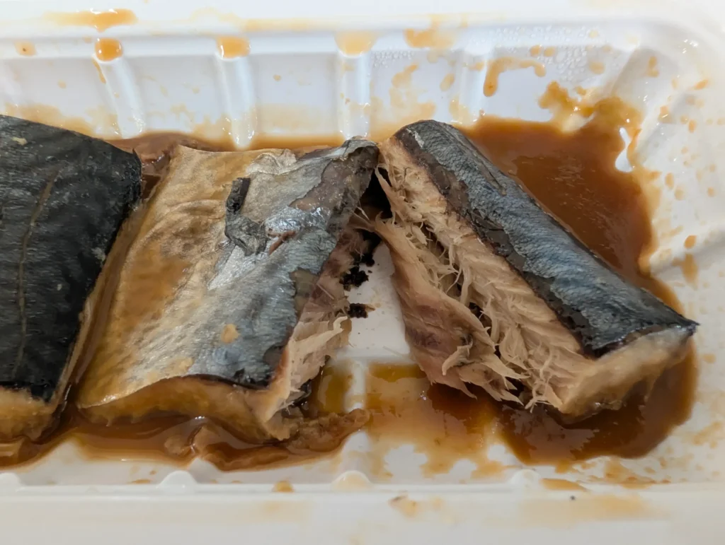 国産さばのみそ煮_中身アップ